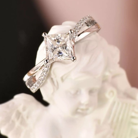 NEW 925 Silver Moissanite Princess Cut Engagement Ring Wedding Ring - Picture 5 of 8